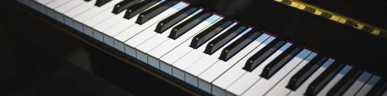 帰国子女・海外在住　日本語＆英語でピアノレッスン